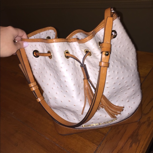 Dooney and Bourke-Bucket - Picture 2 of 8